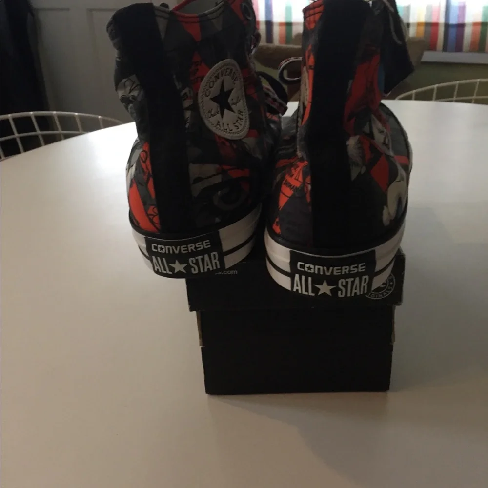 NWTin Box Harley Quinn Converse HighTops M 11, W13 - Picture 6 of 10